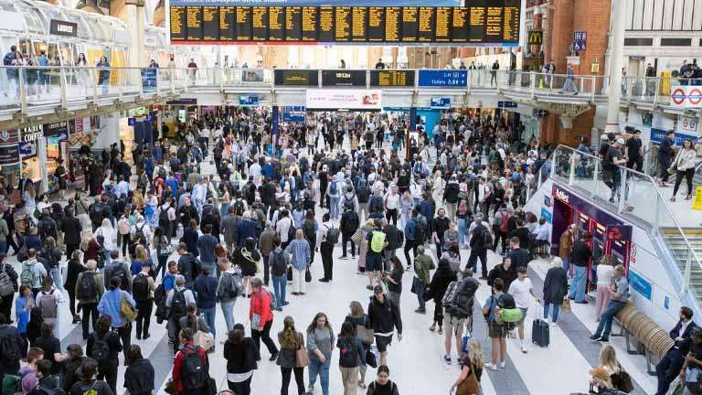 Arrivals into every London railway station grew in the 12 months to autumn 2024.jpg